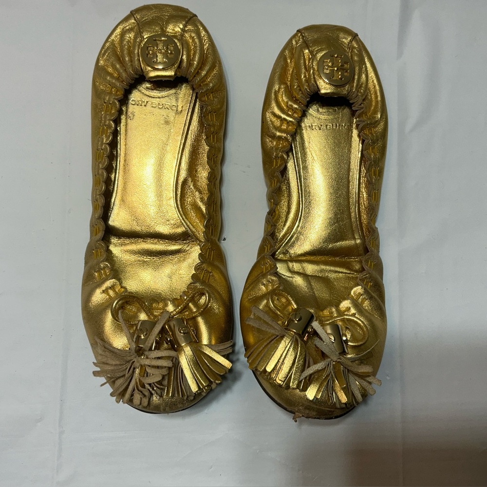 AUTH TORY BURCH REESE TASSEL GOLD BALLET FLATS PREOWNED SZ 6.5 RETAIL PRICE $290